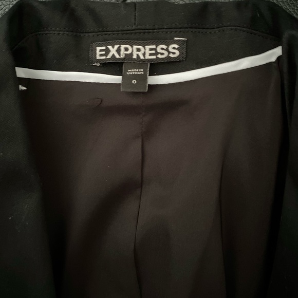 NWOT - EXPRESS BLACK / WHITE TRIM SUIT BLAZER SIZE 0 - Picture 7 of 12